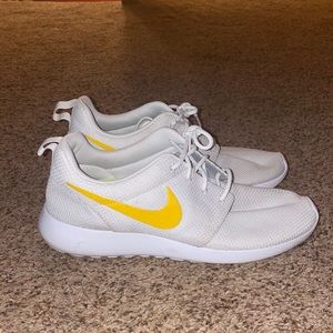 Customized Men’s Roshe